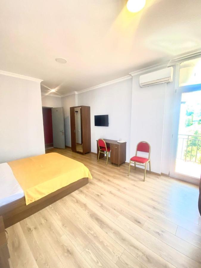 Mimino Aparthotel Batumi Eksteriør bilde